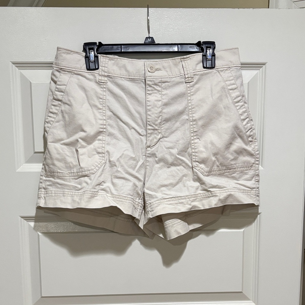Old Navy Women's Tan Cargo Shorts